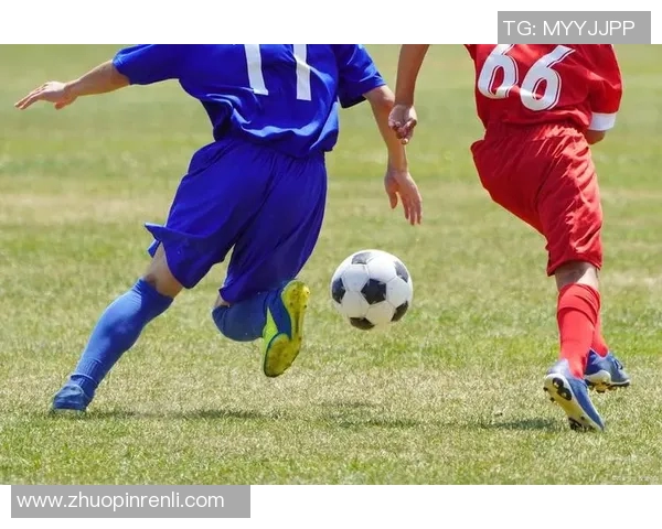 科学足球中的意识训练方法探讨与实践提升球员竞技状态的有效策略 科学足球中的意识训练方法探讨与实践提升球员竞技状态的有效策略