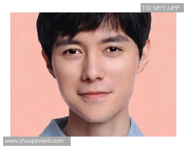 足球明星情侣共度夏日泳池时光甜蜜互动视频曝光引发热议 足球明星情侣共度夏日泳池时光甜蜜互动视频曝光引发热议